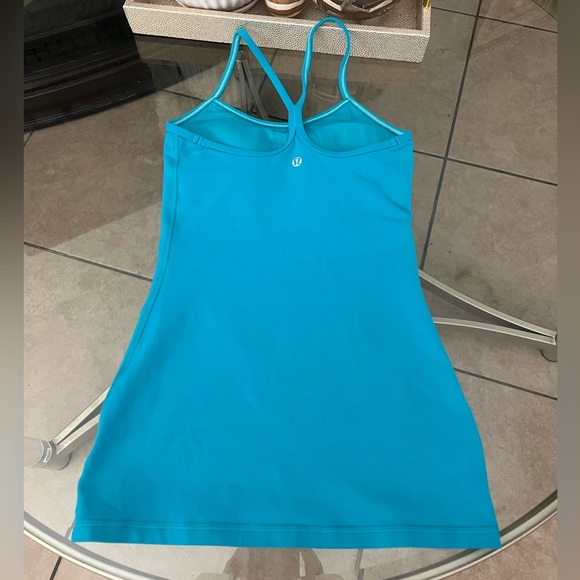 Woman’s lululemon tank top - Picture 2 of 3